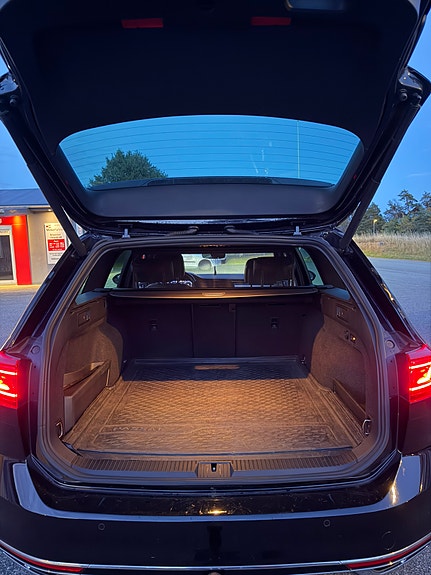 Volkswagen Passat 11 of 12