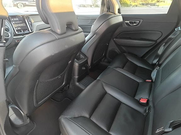 Volvo XC60 7 of 9
