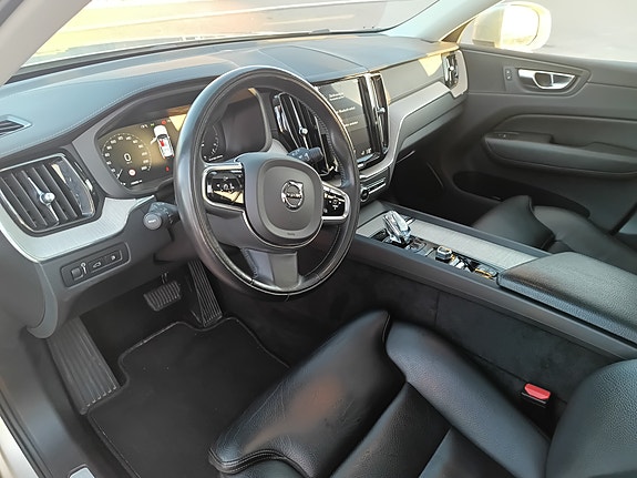 Volvo XC60 6 of 9