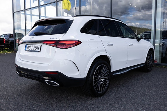 Mercedes-Benz GLC300 e 6 of 21