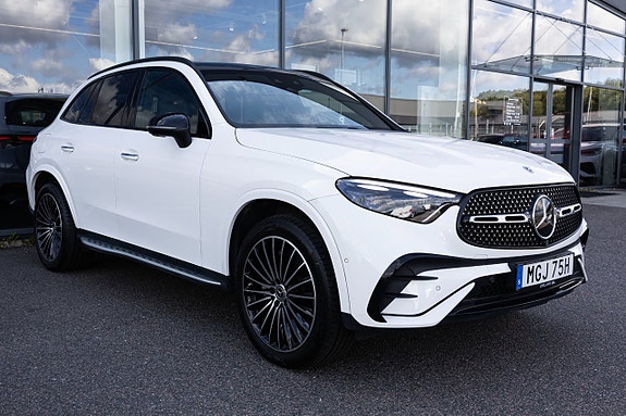 Mercedes-Benz GLC300 e 4 of 21