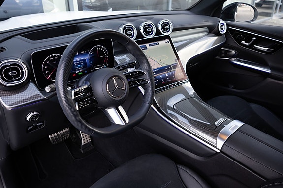 Mercedes-Benz GLC300 e 11 of 21