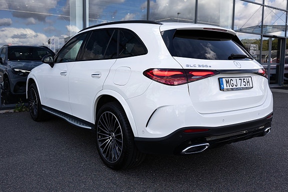 Mercedes-Benz GLC300 e 8 of 21