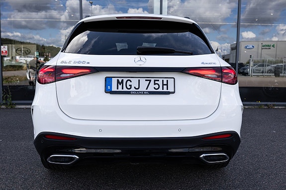 Mercedes-Benz GLC300 e 7 of 21
