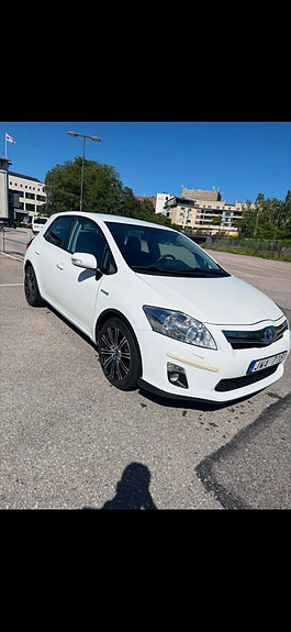 Toyota Auris 2 of 7