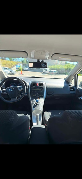 Toyota Auris 3 of 7
