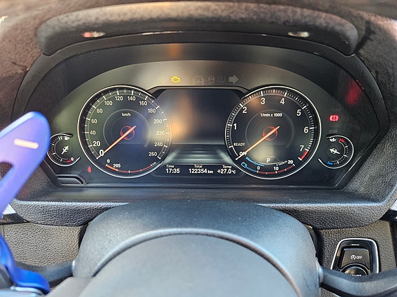 BMW 330i 26 of 30