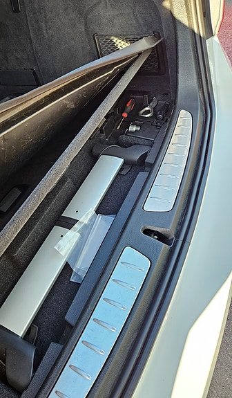BMW 330i 29 of 30