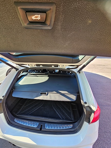 BMW 330i 21 of 30