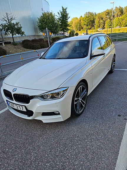 BMW 330i 2 of 30