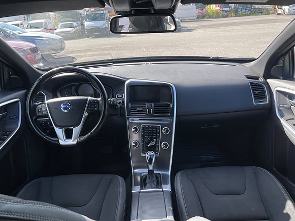 Volvo XC60 6 of 20