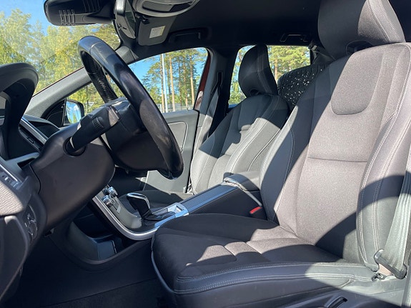 Volvo XC60 7 of 20
