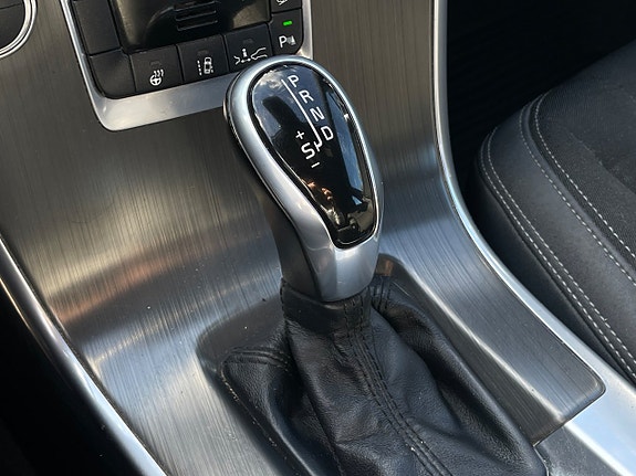 Volvo XC60 12 of 20