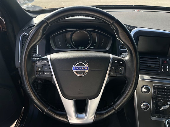 Volvo XC60 8 of 20