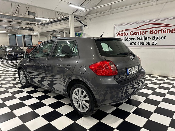 Toyota Auris 5 of 14
