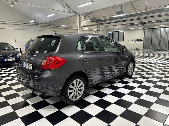 Toyota Auris 4 of 14