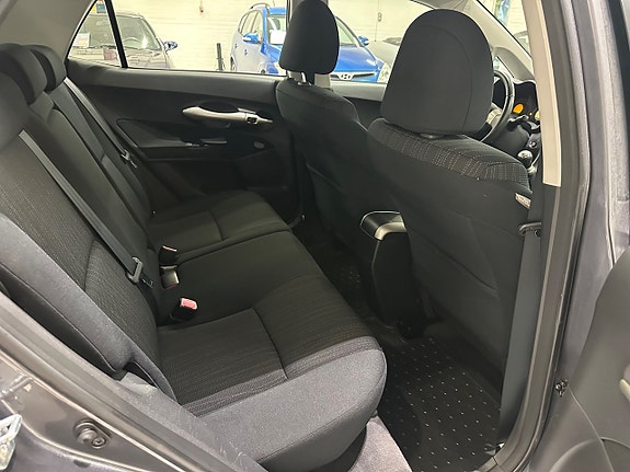 Toyota Auris 11 of 14