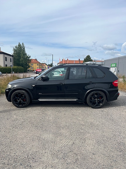 BMW X5 3 of 9