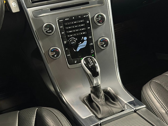 Volvo XC60 18 of 29