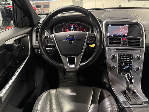 Volvo XC60 10 of 29