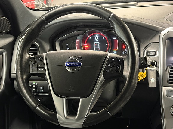 Volvo XC60 11 of 29
