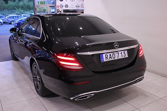 Mercedes-Benz E220 6 of 26