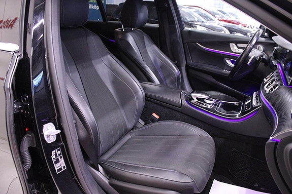 Mercedes-Benz E220 17 of 26