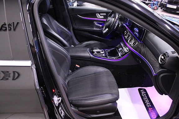 Mercedes-Benz E220 16 of 26