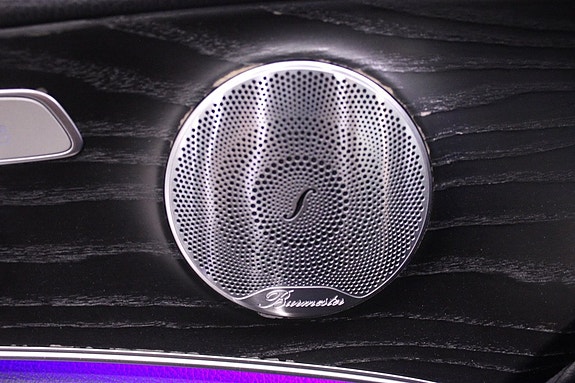 Mercedes-Benz E220 21 of 26