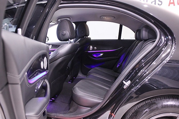 Mercedes-Benz E220 12 of 26
