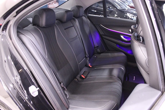 Mercedes-Benz E220 14 of 26
