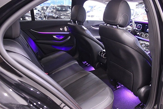 Mercedes-Benz E220 13 of 26