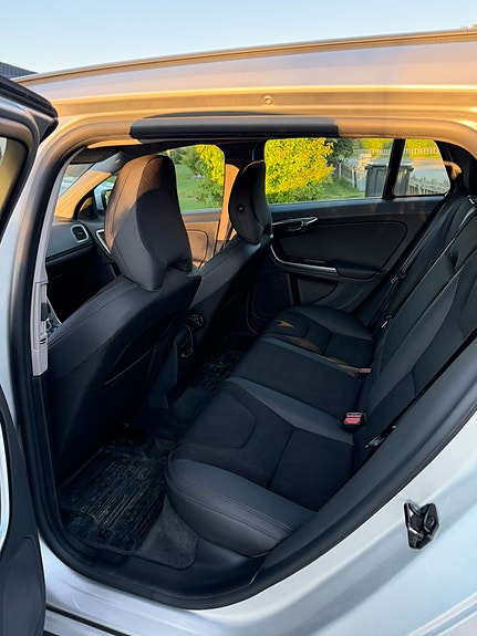 Volvo V60 3 of 7