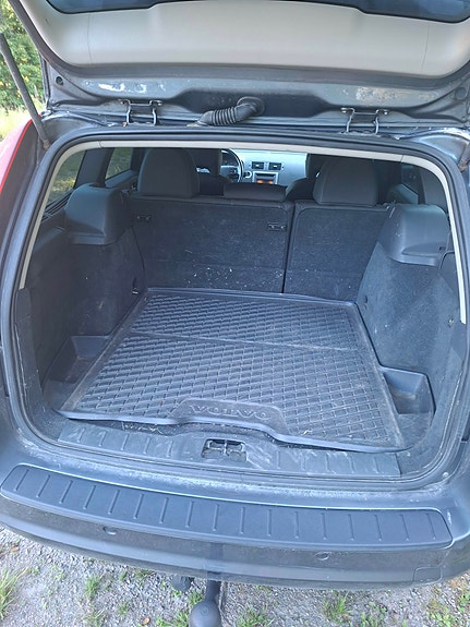 Volvo V50 2 of 6