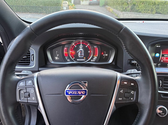 Volvo V60 15 of 17