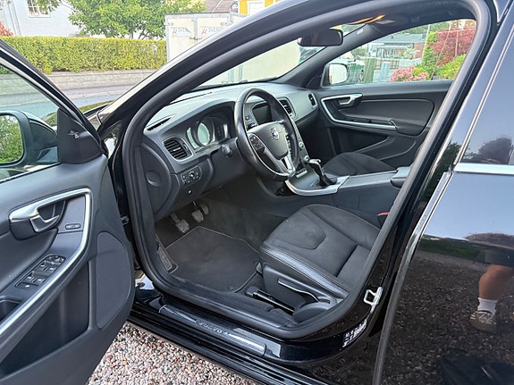 Volvo V60 14 of 17