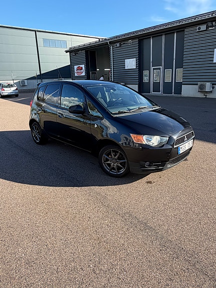 Mitsubishi Colt 2 of 4