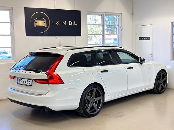 Volvo V90 4 of 25