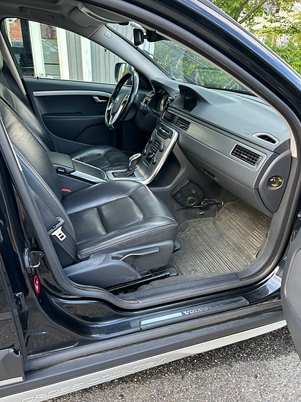 Volvo XC70 12 of 13