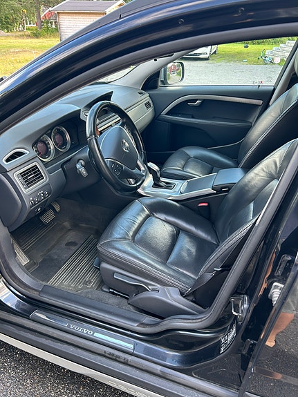 Volvo XC70 10 of 13
