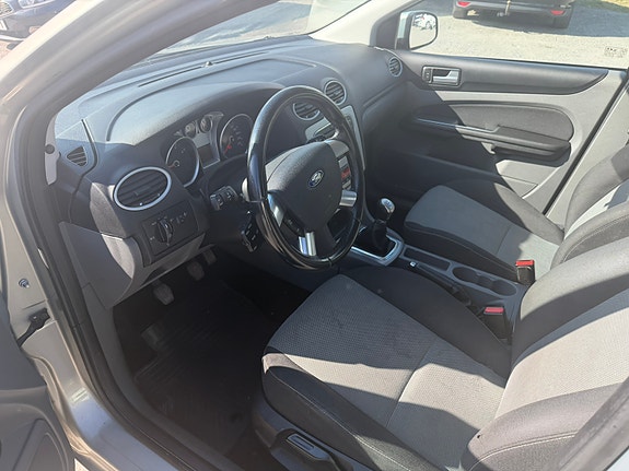 Ford Focus 4 of 5
