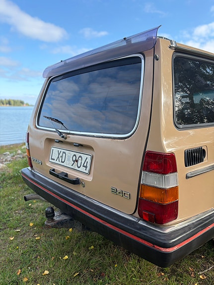 Volvo 245 9 of 29