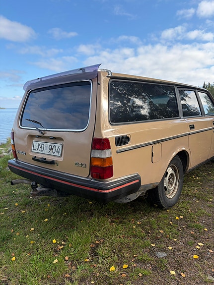 Volvo 245 8 of 29