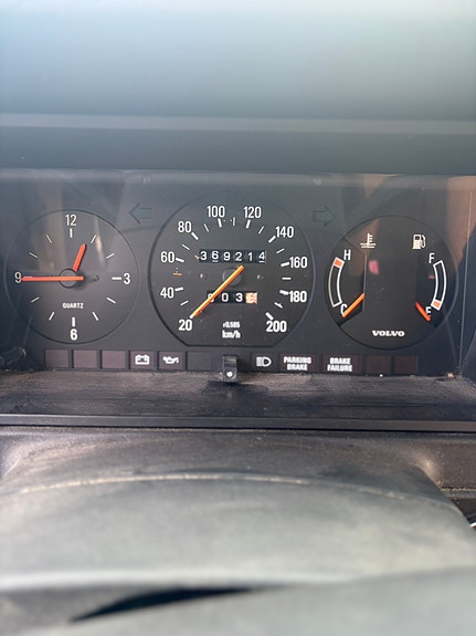 Volvo 245 24 of 29