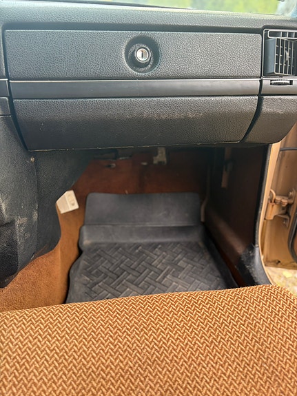 Volvo 245 26 of 29