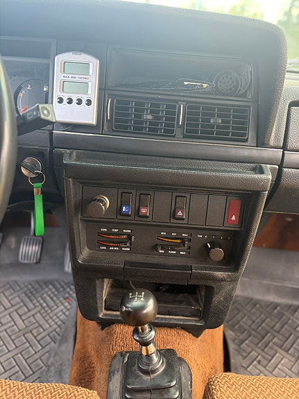Volvo 245 25 of 29