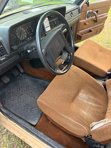 Volvo 245 22 of 29