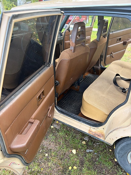 Volvo 245 20 of 29