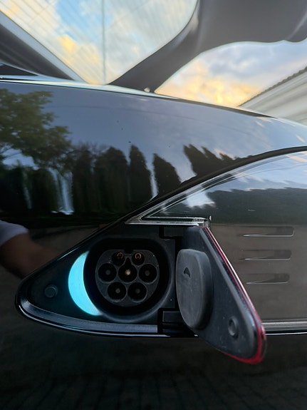 Tesla Model S 13 of 16