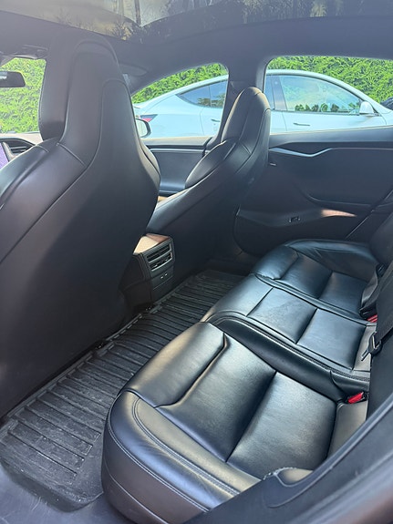 Tesla Model S 11 of 16